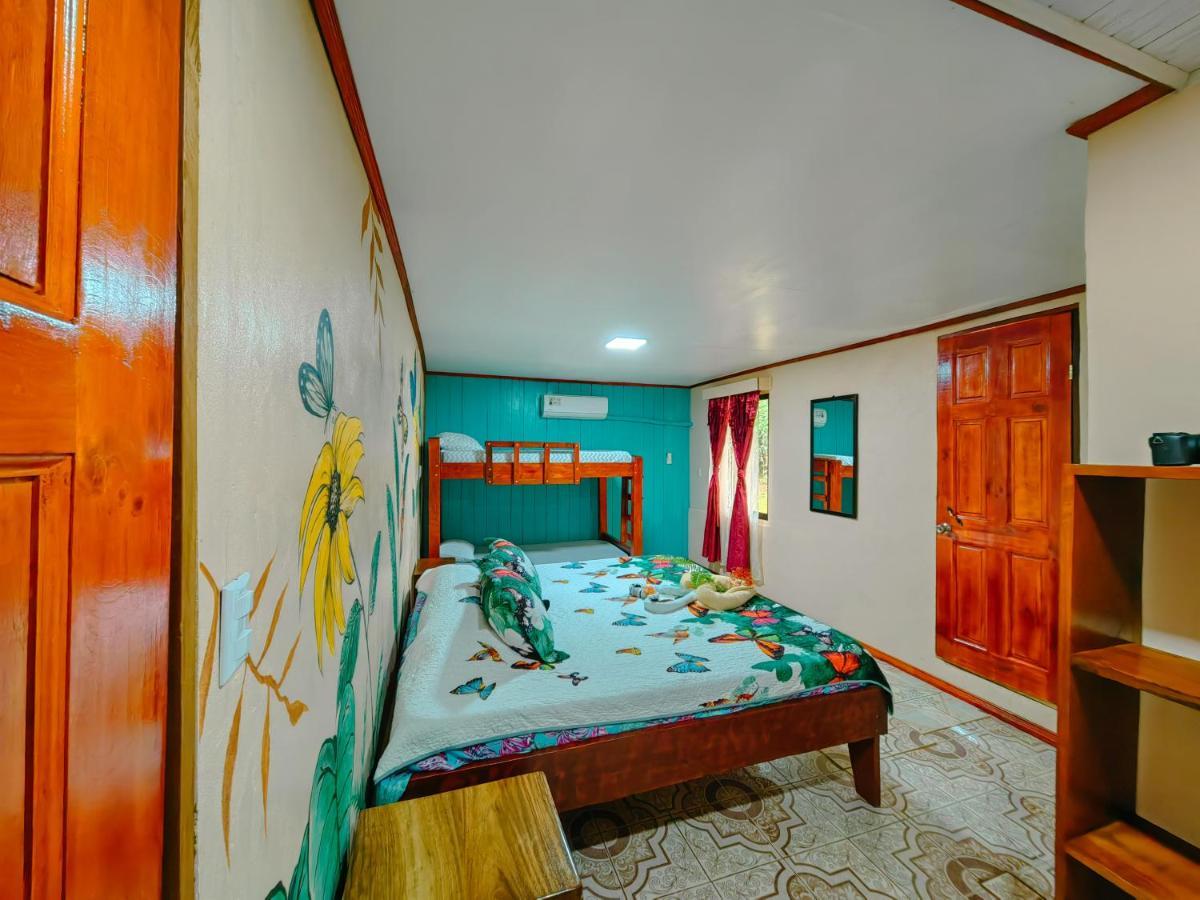 Drakes Bay Hotel Gitana Corcovado, Y Tour Operador מראה חיצוני תמונה